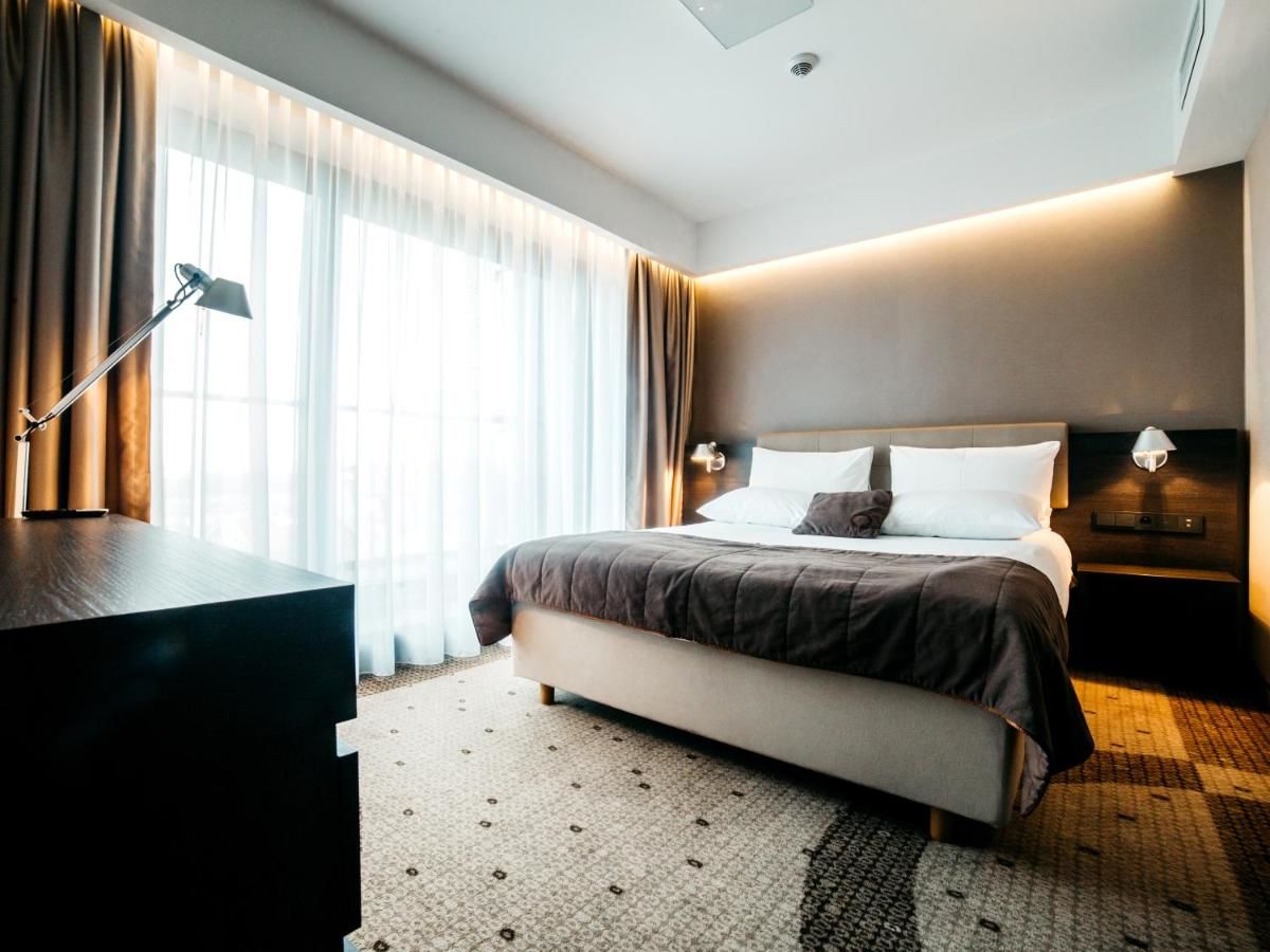 Отель Q Hotel Plus Kraków Краков